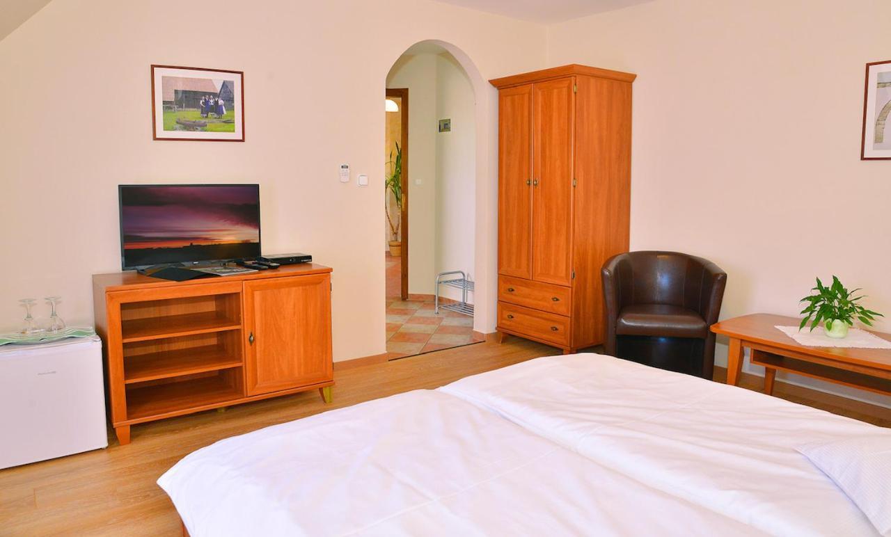 Nyerges Vendegfogado Bed & Breakfast Hegykő Dış mekan fotoğraf